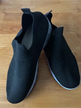 Women's Slip-On Knit Athletic Sneakers - Black